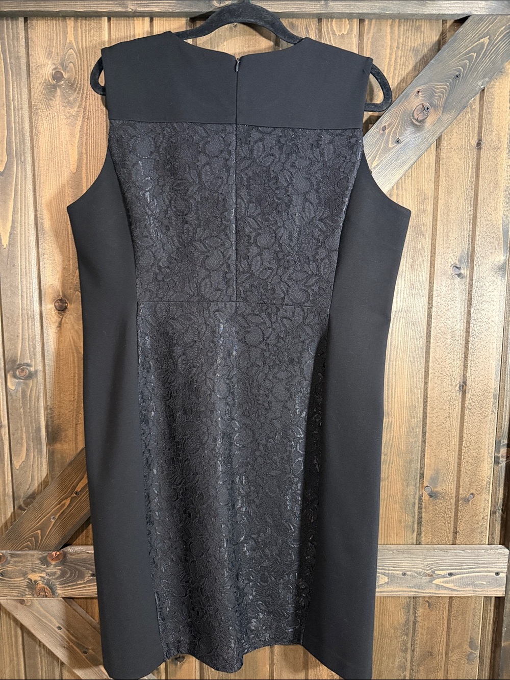 Black Lace-Front Sleeveless Sheath Dress - Picture 5 of 6